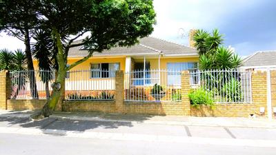 House For Sale in Parow North, Cape Town