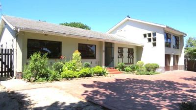 House For Sale in Oostersee, Parow