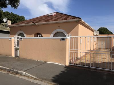 House For Sale in Goodwood Park, Goodwood