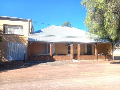 House For Sale in Loxton, Loxton