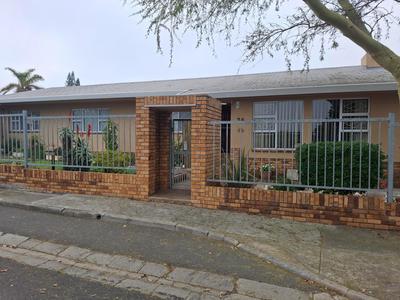 House For Sale in Parow North, Cape Town
