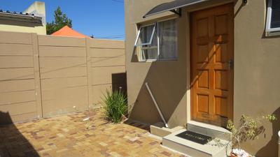 Apartment / Flat For Rent in Boston, Bellville